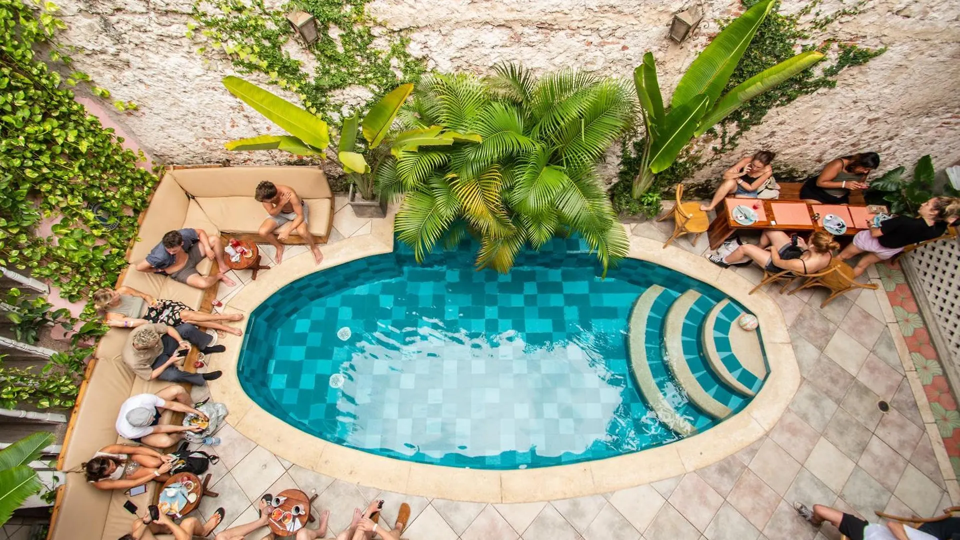 Casa Zahri Boutique Hostel contacts